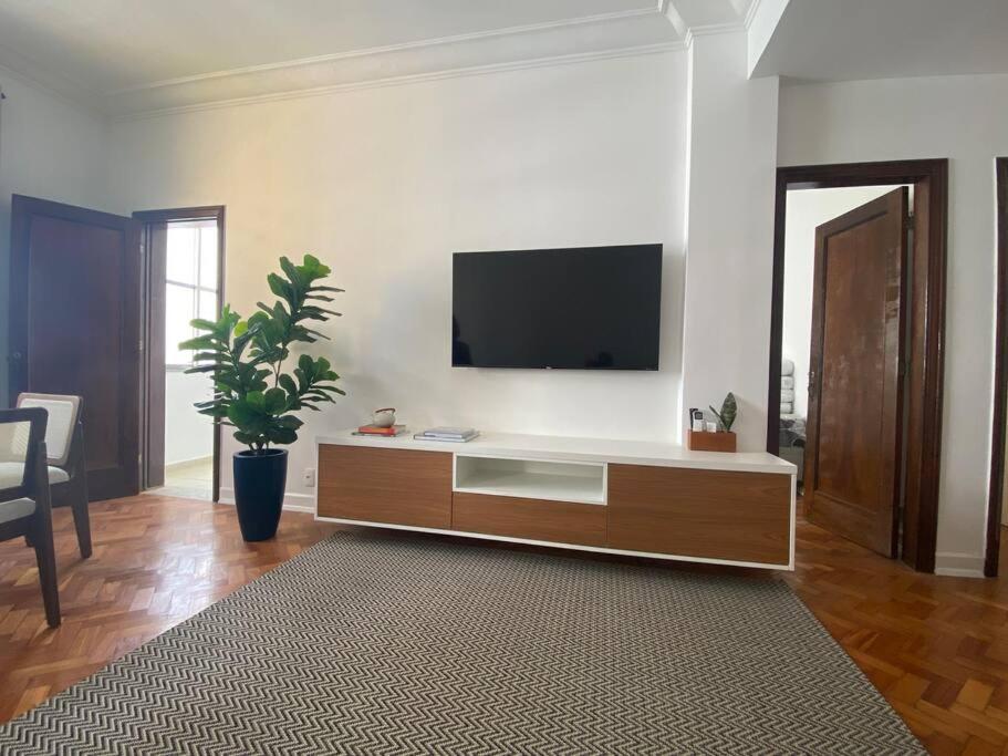 Apartamento Lindo A 200 Metros Da De Copacabana, Portaria 24h Rio de Janeiro